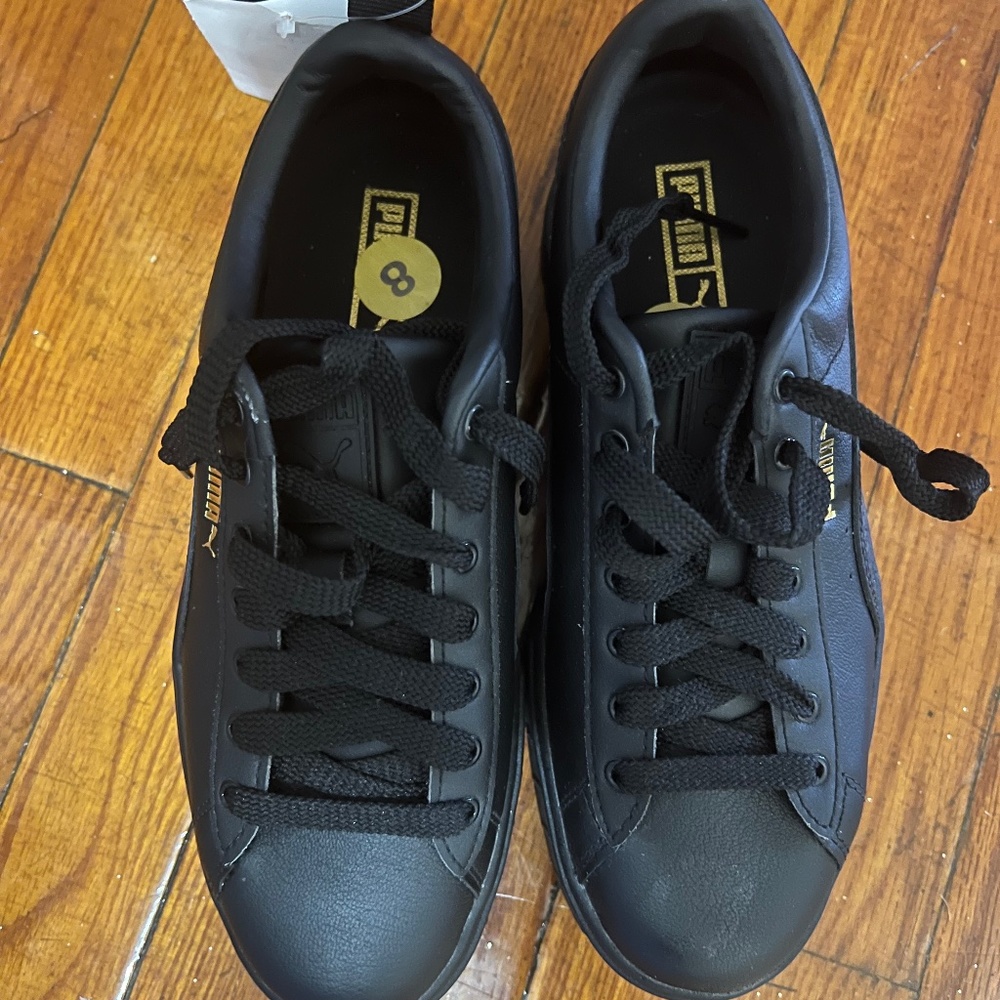 Size 8 Puma sneakers